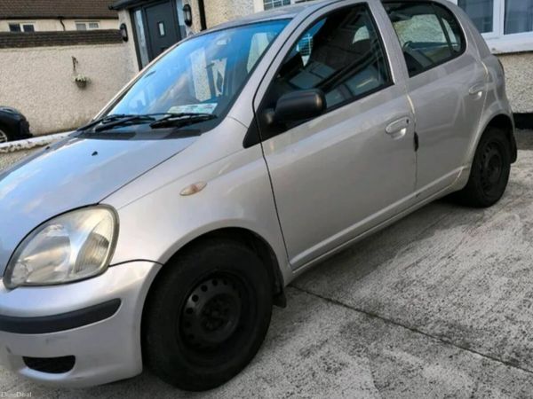 Toyota Yaris Hatchback, Petrol, 2004, Silver