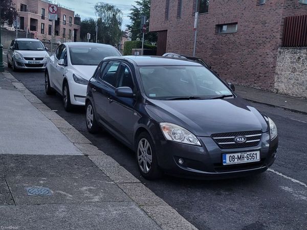 Kia Ceed Hatchback, Petrol, 2008, Grey