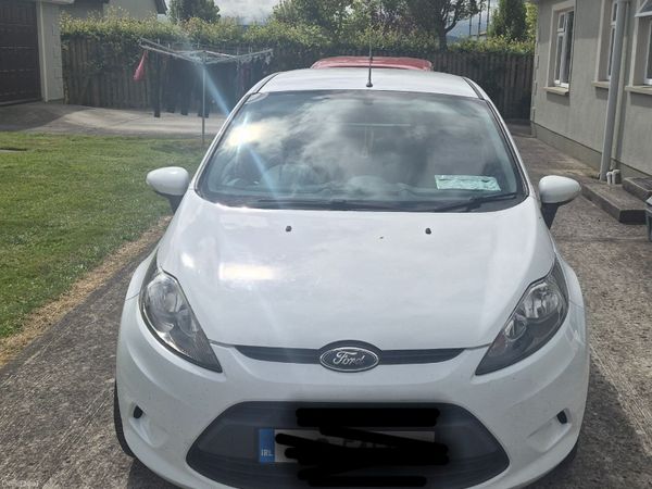 Ford Fiesta Hatchback, Diesel, 2011, White