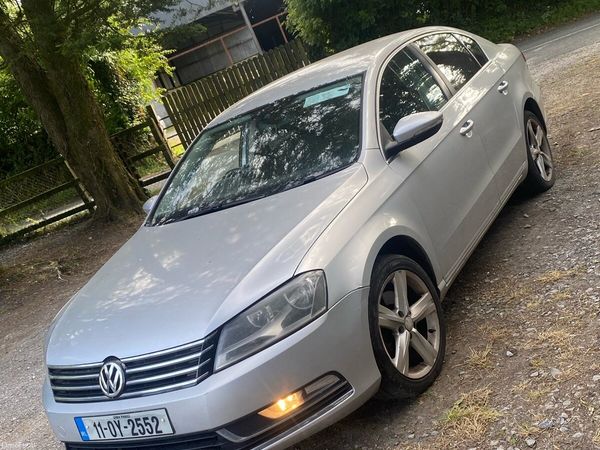 Volkswagen Passat Saloon, Diesel, 2011, Silver