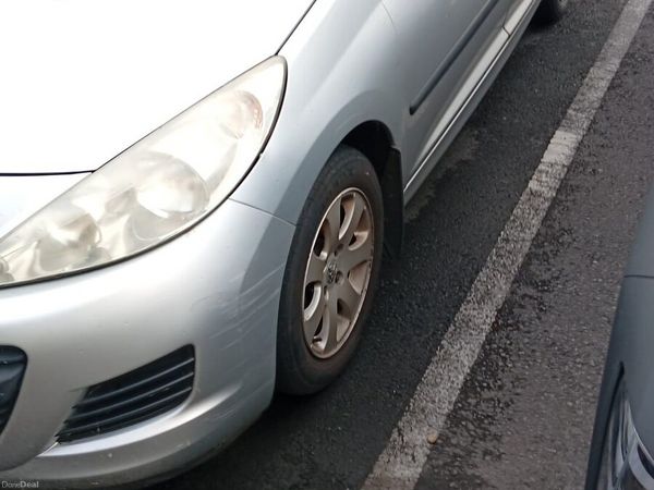 Peugeot 207 Hatchback, Diesel, 2010, Grey