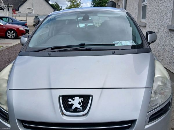 Peugeot 5008 MPV, Diesel, 2011, Silver