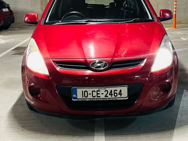 Hyundai i20 Hatchback, Petrol, 2010, Red