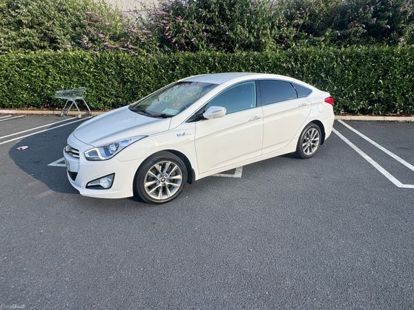 Hyundai i40 Saloon, Diesel, 2015, White