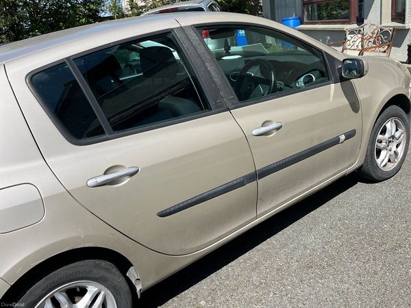 Renault Clio Hatchback, Petrol, 2007, Yellow