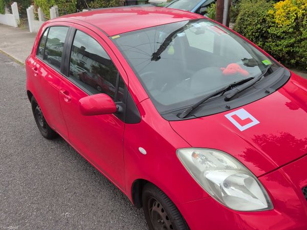 Toyota Yaris Hatchback, Petrol, 2006, Red