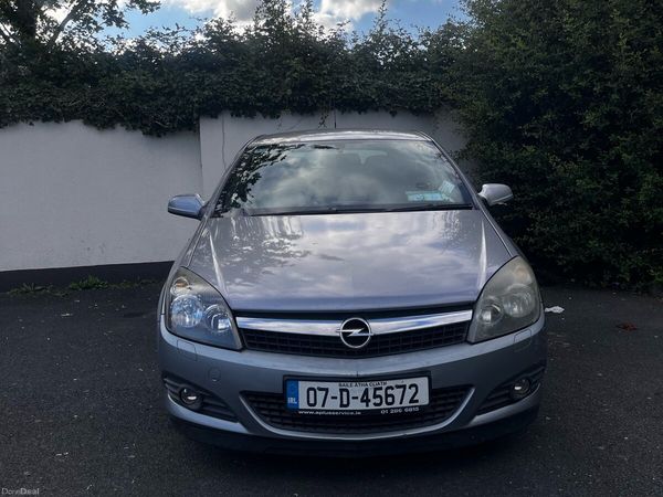 Opel Astra Hatchback, Petrol, 2007, Silver
