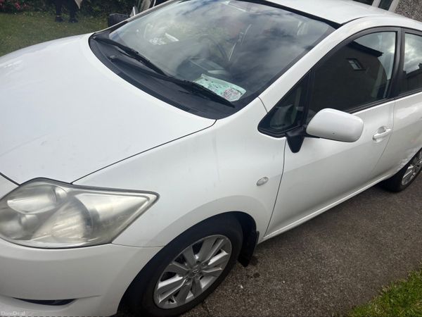 Toyota Auris Hatchback, Petrol, 2007, White