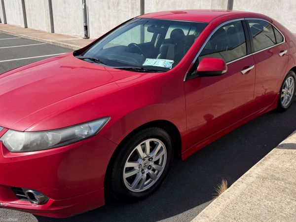 Honda Accord Saloon, Diesel, 2012, Red