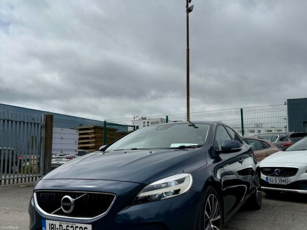 Volvo V40 Hatchback, Diesel, 2018, Blue