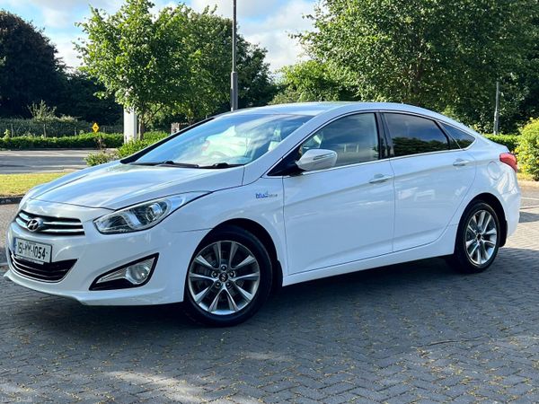 Hyundai i40 Saloon, Diesel, 2015, White