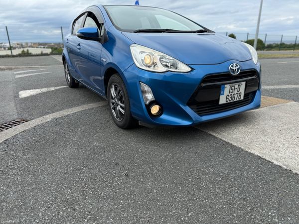 Toyota Aqua Hatchback, Petrol Hybrid, 2015, Blue