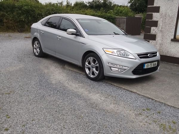 Ford Mondeo Hatchback, Diesel, 2013, Silver