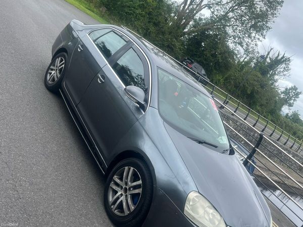 Volkswagen Jetta Saloon, Diesel, 2009, Grey