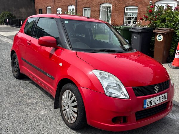 Suzuki Swift Hatchback, Petrol, 2006, Red