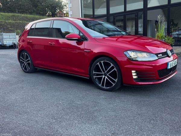 Volkswagen Golf Hatchback, Diesel, 2015, Red