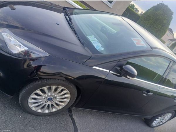 Ford Focus Hatchback, Petrol, 2012, Black