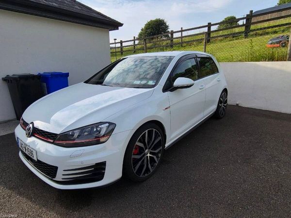 Volkswagen Golf Hatchback, Petrol, 2014, White