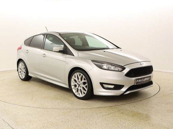 Ford Focus Hatchback, Diesel, 2017, Silver