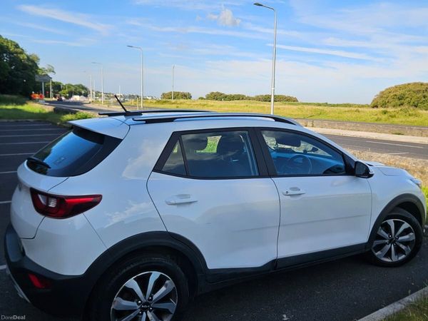 Kia Stonic Hatchback, Petrol, 2022, White