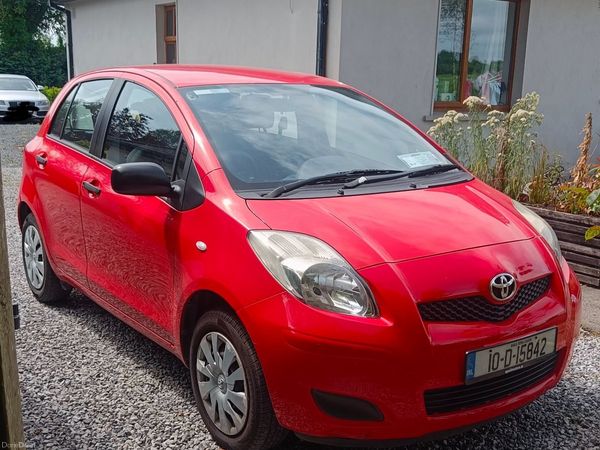 Toyota Yaris Hatchback, Petrol, 2010, Red