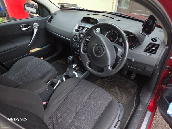 Renault Megane Hatchback, Petrol, 2008, Red