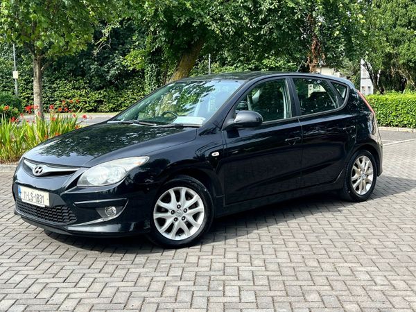 Hyundai i30 Hatchback, Diesel, 2011, Black