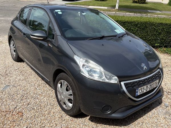 Peugeot 208 Hatchback, Petrol, 2013, Grey