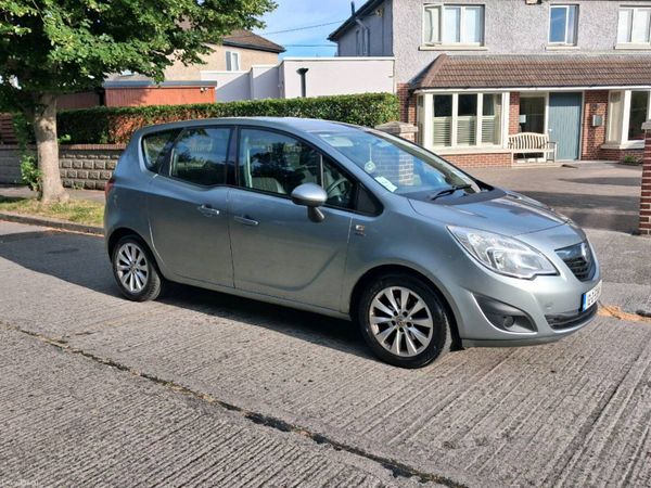 Vauxhall Meriva MPV, Petrol, 2012, Silver