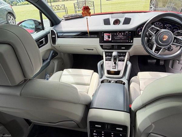 Porsche Cayenne SUV, Petrol Plug-in Hybrid, 2022, Red