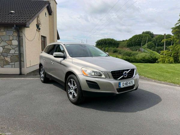 Volvo XC60 SUV, Diesel, 2012, Gold