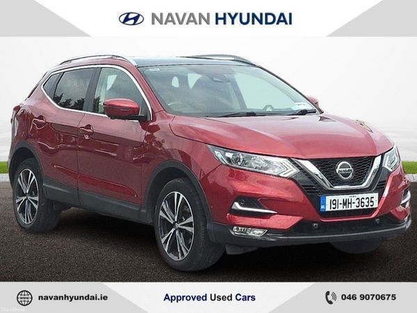 Nissan Qashqai Hatchback, Diesel, 2019, Red