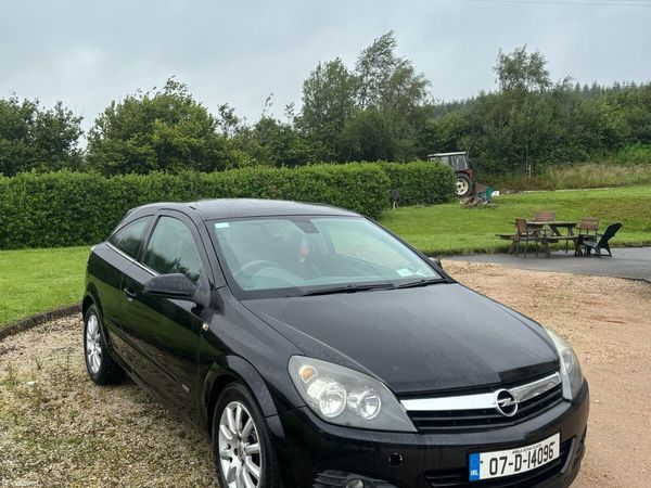 Opel Astra Hatchback, Petrol, 2007, Black