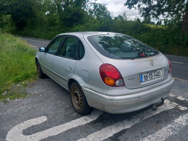 Toyota Corolla Hatchback, Petrol, 1999, Silver