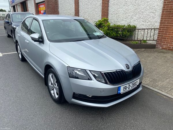 Skoda Octavia Saloon, Petrol, 2019, Grey