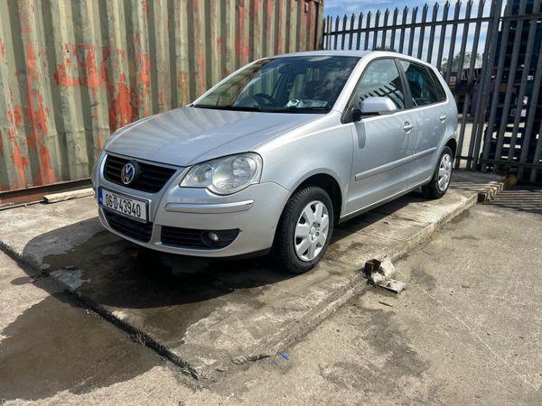 Volkswagen Polo Hatchback, Petrol, 2006, Silver