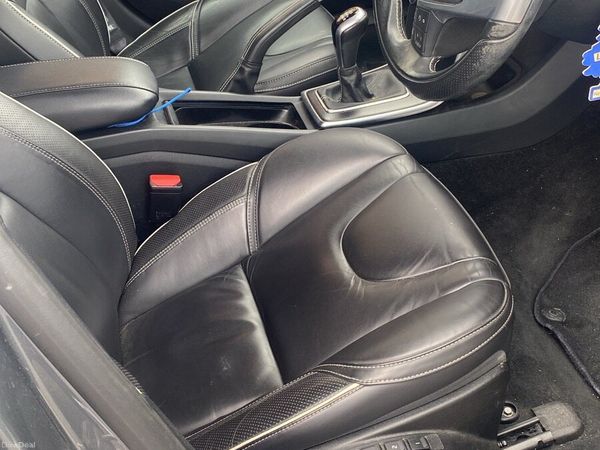 Volvo V40 Hatchback, Diesel, 2019, Grey