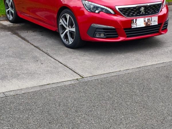 Peugeot 308 Hatchback, Diesel, 2018, Red
