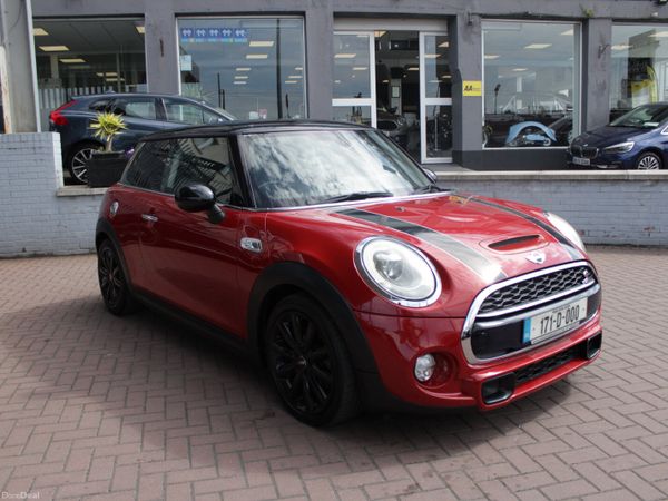 Mini Cooper Hatchback, Diesel, 2017, Red