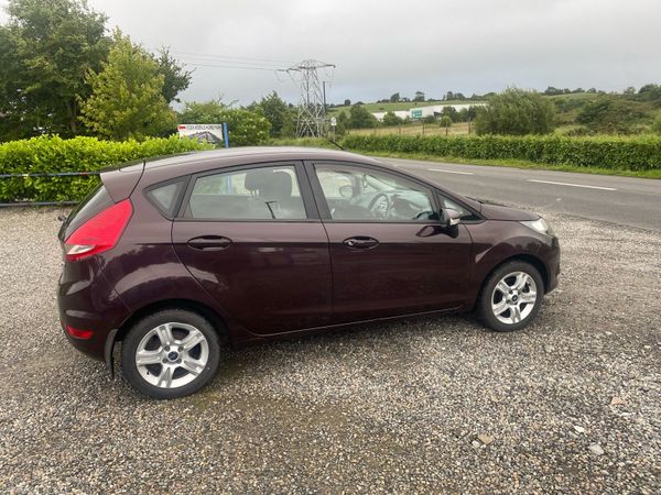 Ford Fiesta Hatchback, Diesel, 2010, Red