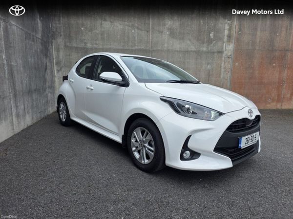 Toyota Yaris Hatchback, Petrol Hybrid, 2026, White