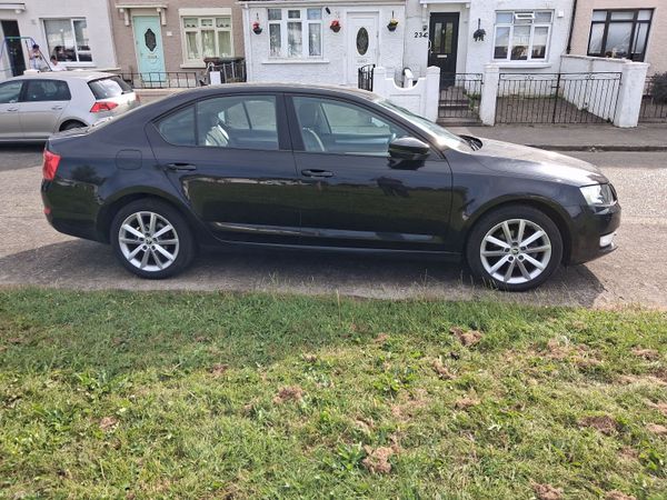Skoda Octavia Hatchback, Diesel, 2015, Black