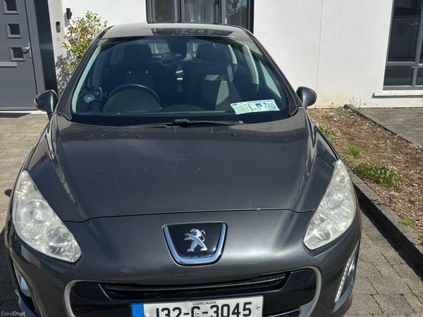 Peugeot 308 Hatchback, Diesel, 2013, Grey