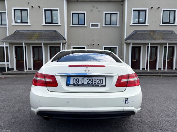 Mercedes-Benz E-Class Coupe, Diesel, 2009, White
