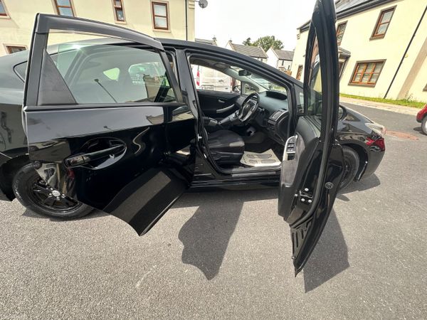 Toyota Prius Hatchback, Petrol Hybrid, 2015, Black