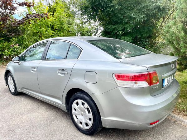 Toyota Avensis Saloon, Diesel, 2011, Grey