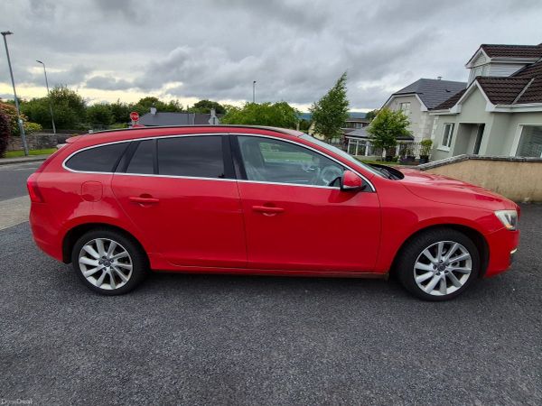 Volvo V60 Estate, Diesel, 2013, Red