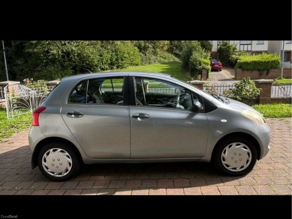Toyota Yaris Hatchback, Petrol, 2006, Silver