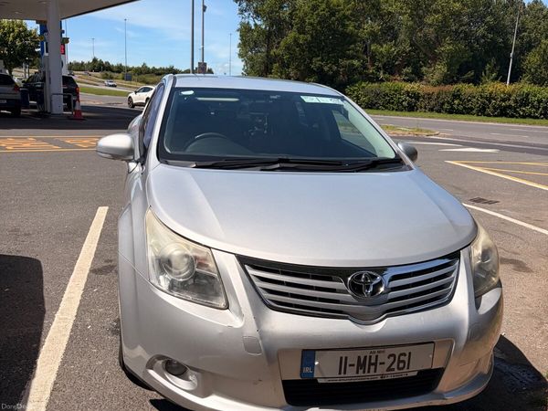 Toyota Avensis Saloon, Diesel, 2011, Silver