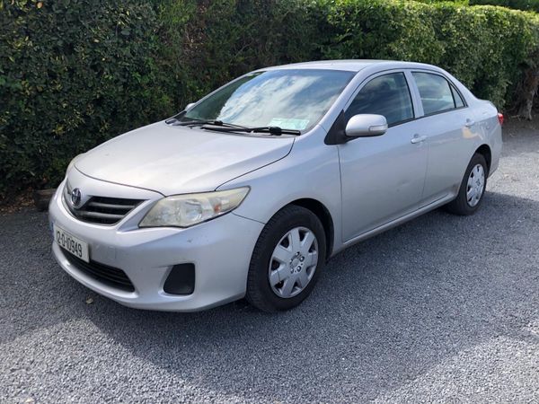 Toyota Corolla Saloon, Diesel, 2012, Silver
